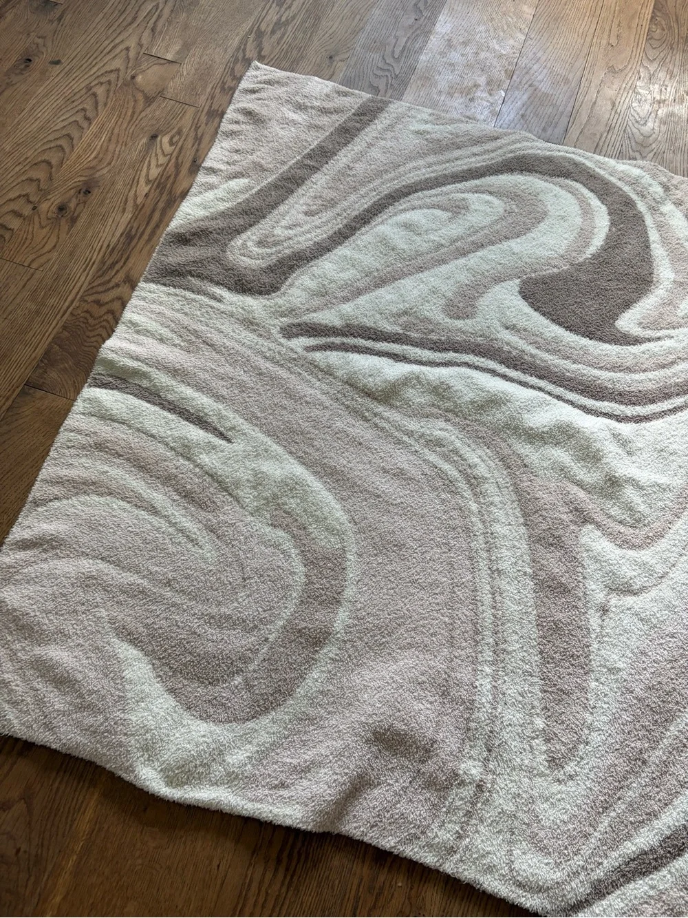 Barefoot Dreams Cozychic marbled Blanket in Cream sand Multi like new 45 x 60”